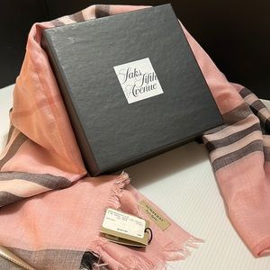 Burberry Scarf - BRAND NEW